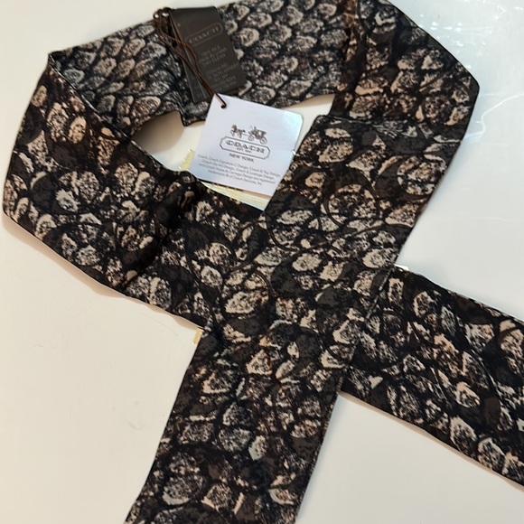 NWT Coach Signature Vintage Scarf - Picture 4 of 6